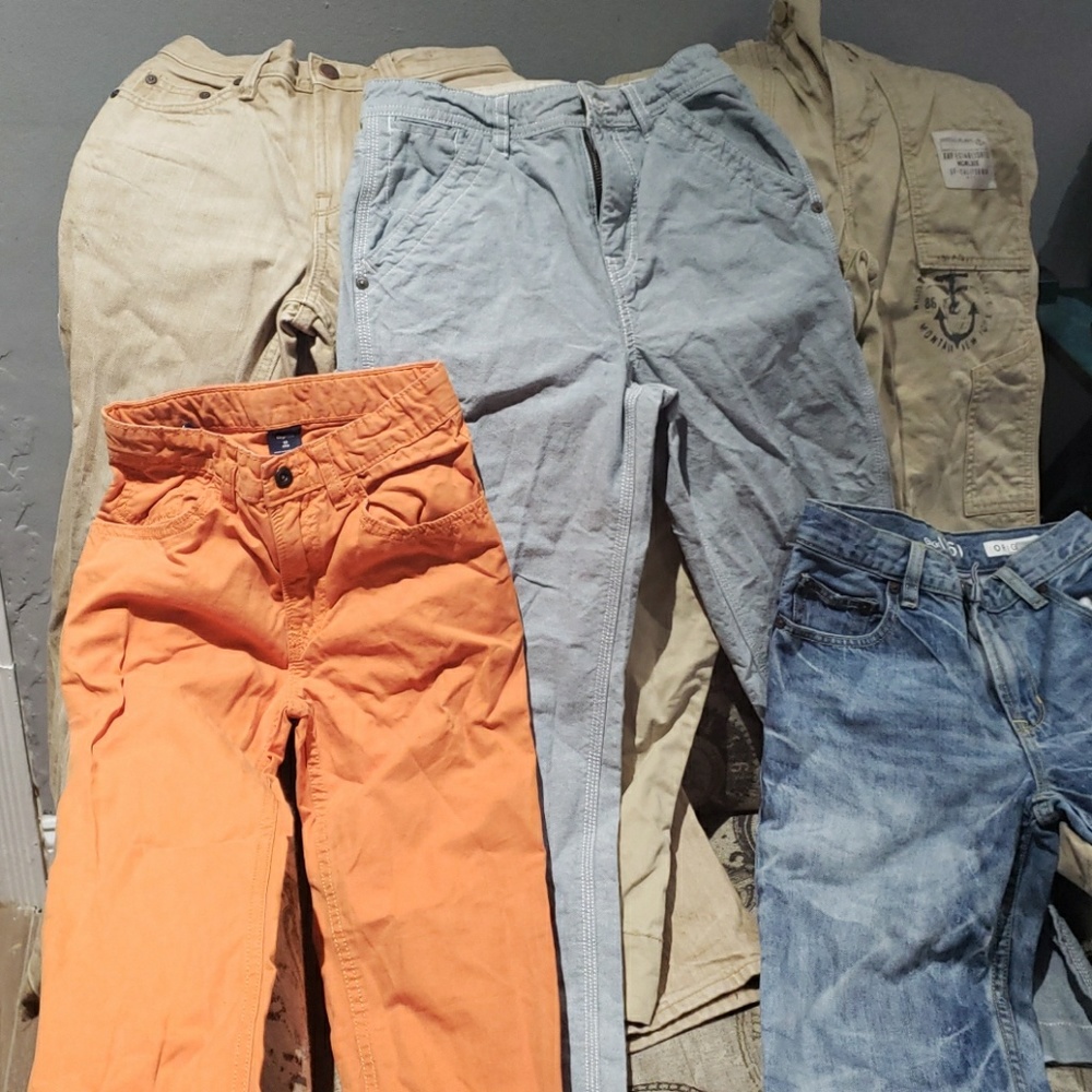 Byndle of FIVE  pairs of GAP Boys pants